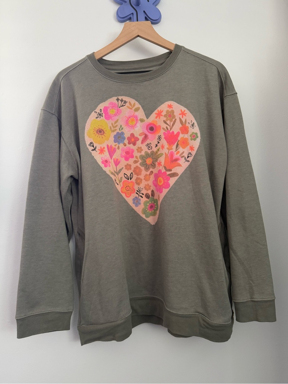 Natural Life Large Sweatshirt Heart Graphic Comfy Pocket Olive Boho Colorful